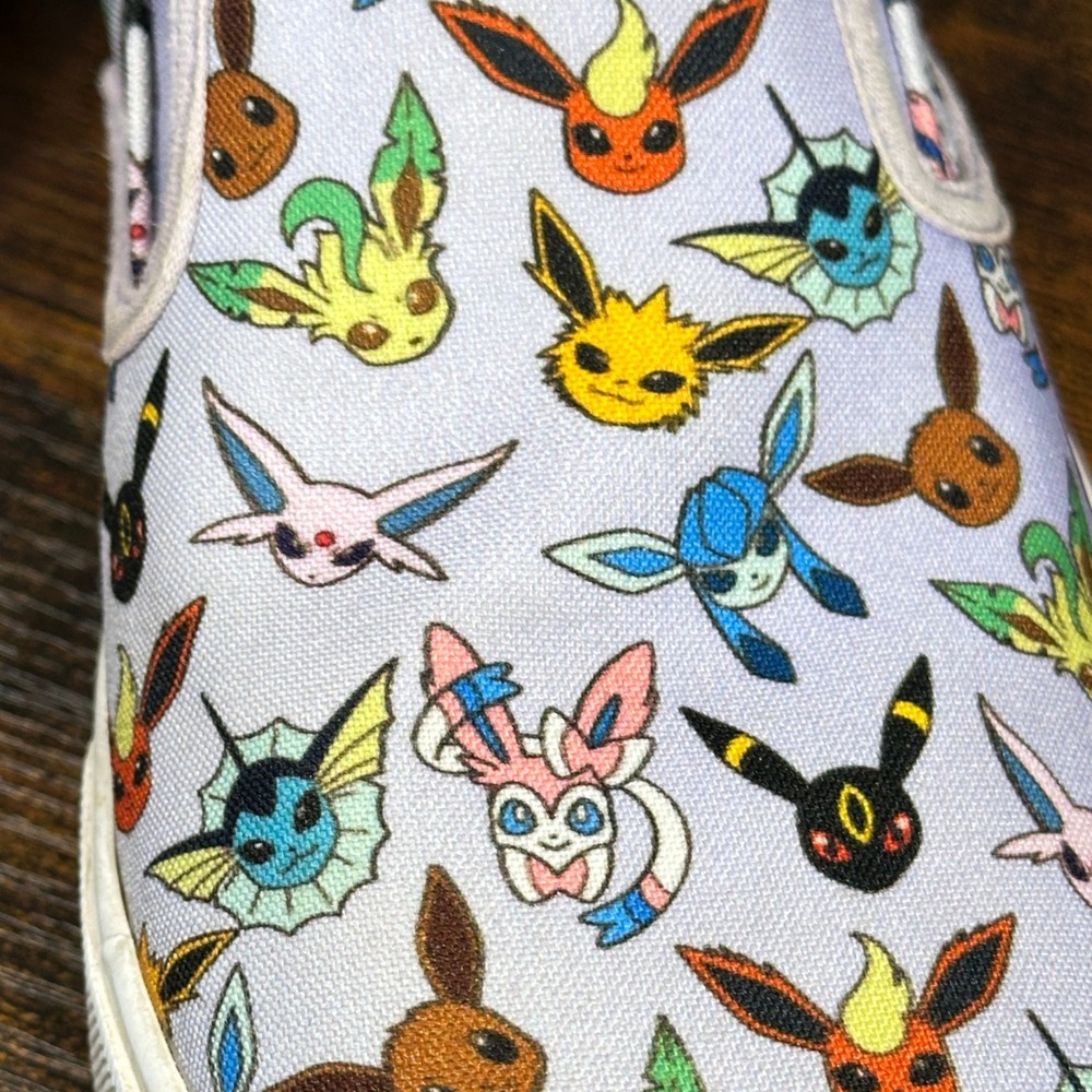 Pokemon Eevee Evolutions Ground Up Shoes Kids Sz 4 Anime Nintendo Geek Pokeball